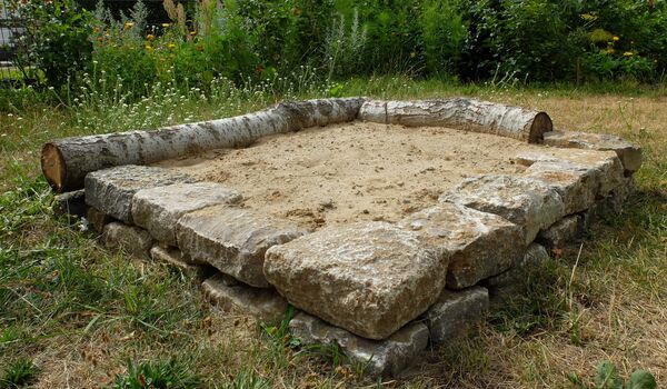 Wildbienenschaugarten Schöneweide: Sandarium